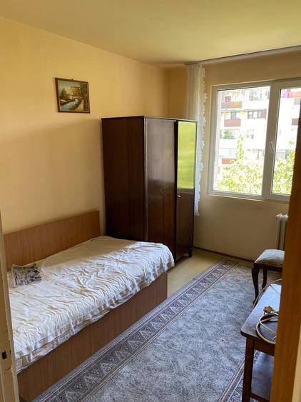 Apartament cu 3 camere decomandat în Drumul Taberei