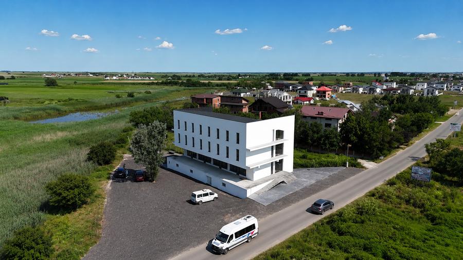 Spațiu comercial, de 1,320 mp, în Berceni