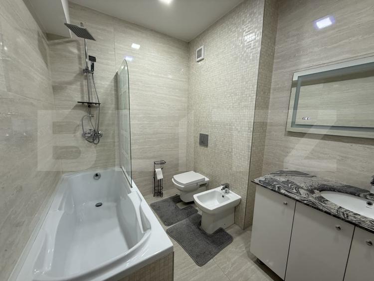 Apartament cu 3 camere decomandat, mobilat în Tractorul