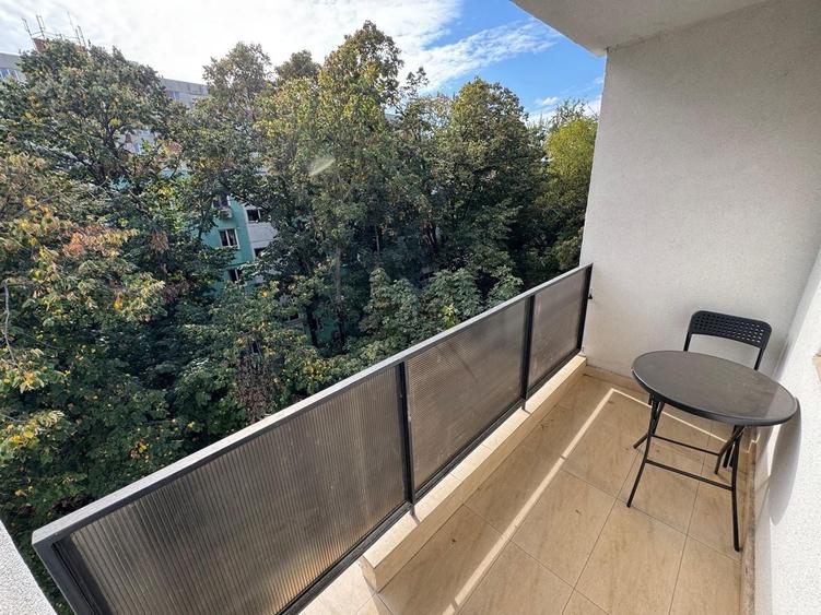 Apartament cu 4 camere în Alexandriei