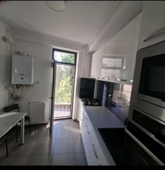 Apartament cu 2 camere semidecomandat, mobilat în Titan