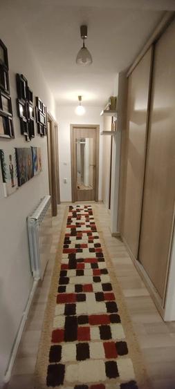 Apartament cu 3 camere decomandat în Tomești