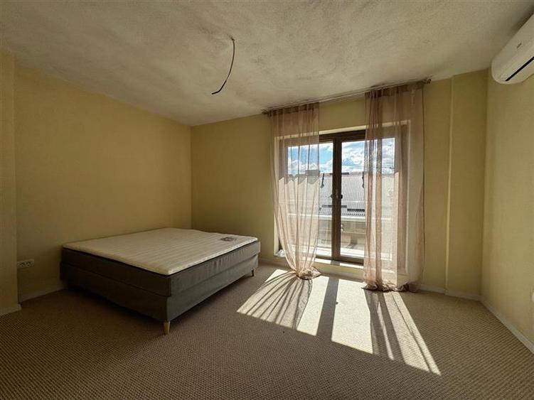Apartament cu 3 camere semidecomandat, mobilat în Borhanci