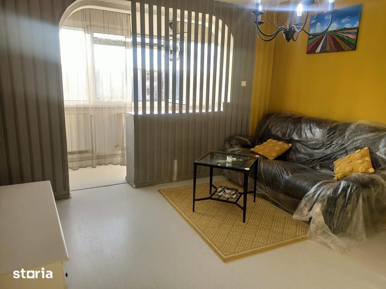 Apartament cu 2 camere semidecomandat, mobilat în Craiovei