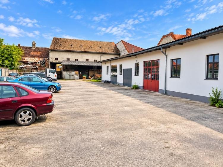 Casă cu 4 camere în Central