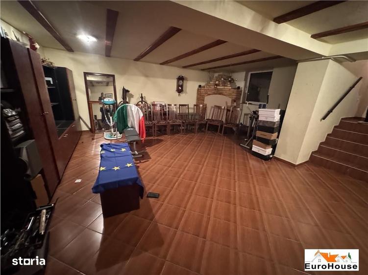 Casă cu 4 camere în Central