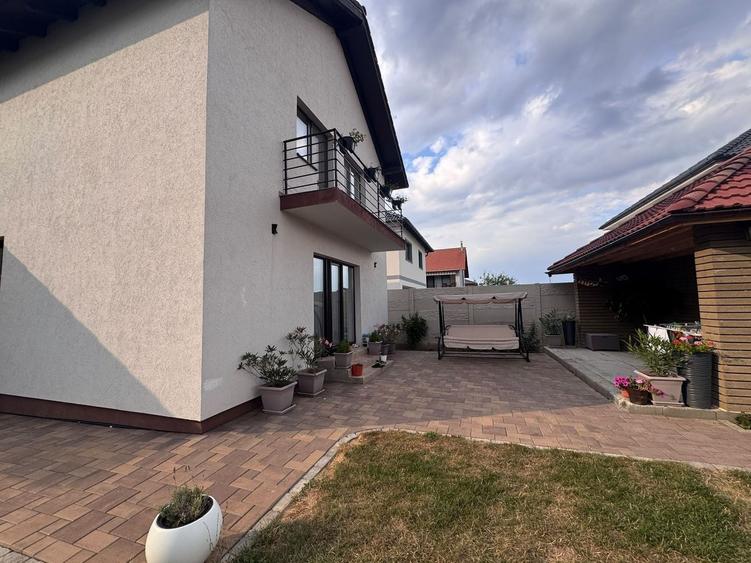 Casă individuală cu 4 camere cu Canalizare în Cristian