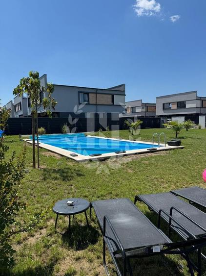 Duplex cu 4 camere cu Canalizare în Balotești