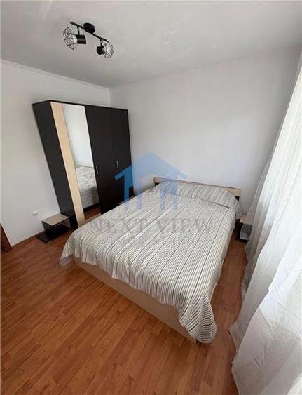 Apartament cu 3 camere decomandat în Între Lacuri
