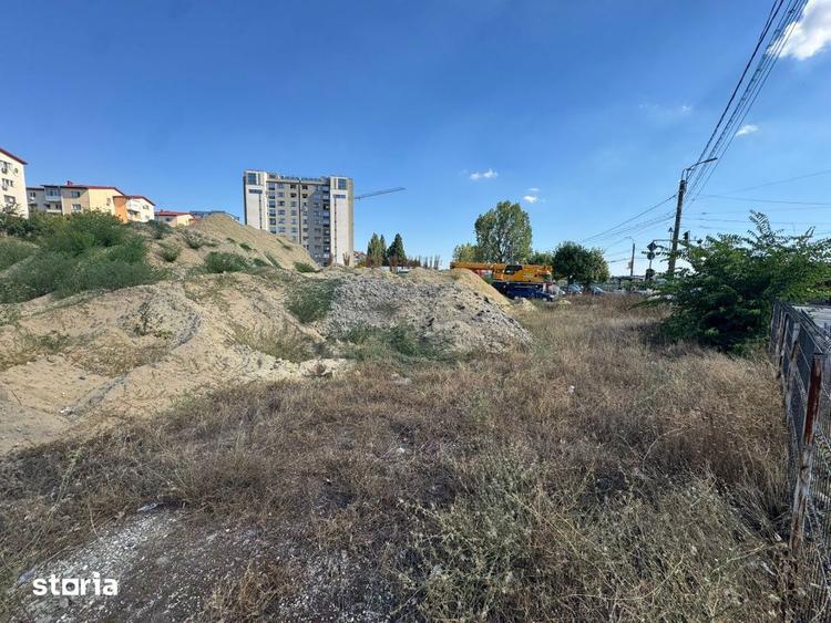Teren intravilan, 2500 MP, Craiova, POT 40%, CUT 2,2 - 2