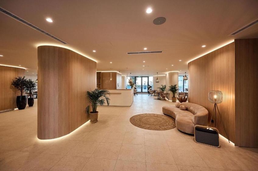 Unic | Alezzi infinity - Vedere frontala si loc de parcare - 11