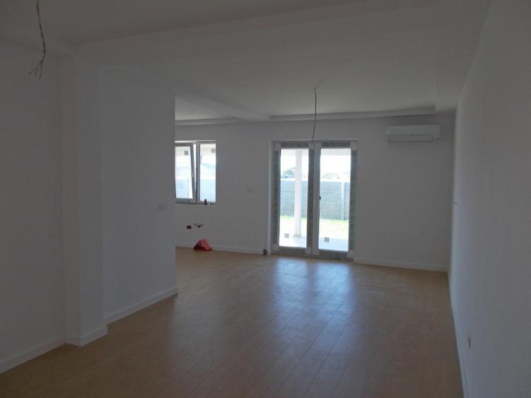 Duplex, Sag, parter, 3 camere, 100mp, teren 300mp - 1