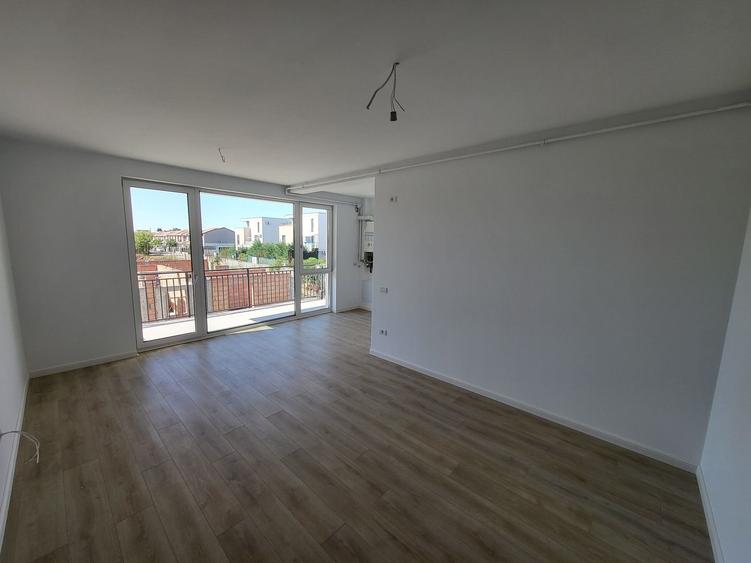 COMISION%. BLOC NOU in ORAS. ETAJ 1. Langa Magazine si mijloace de transport - 1