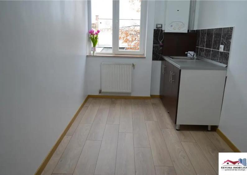 Spatiu pentru Birouri 2 Camere de Inchiriat Zona Ultracentra - 6