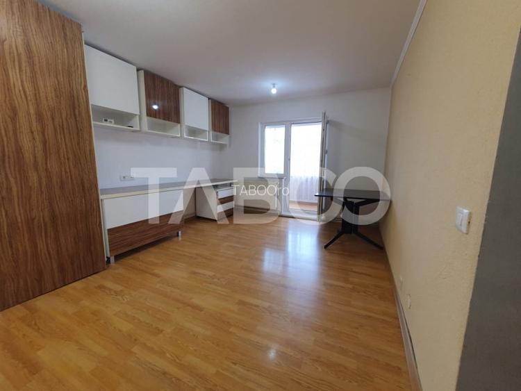 Apartament 2 camere 52 mp utili decomandat etaj 1 zona Campului