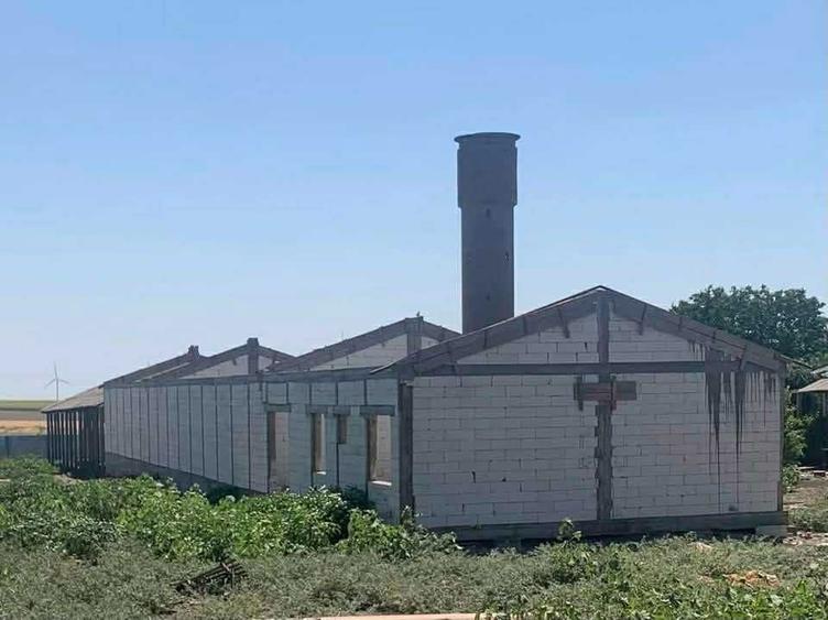 Vand hala productie 300 mp + teren 7650 mp | TulceaAgighiol km 8 - 2