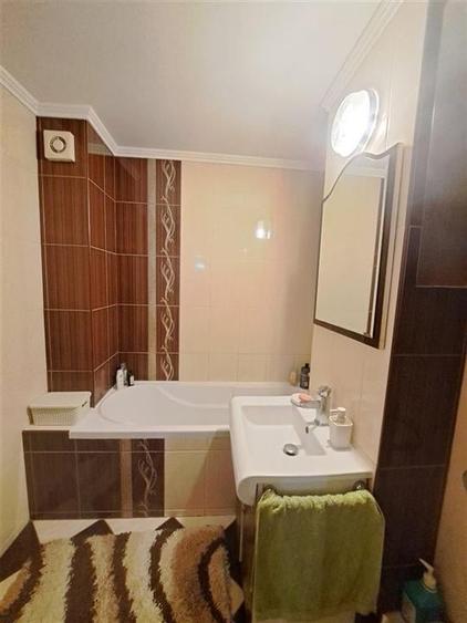 RECO Apartament cu trei camere decomandat - 12