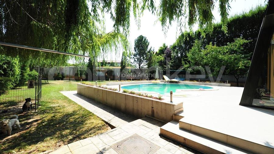 Vila cu 7 camere inconjurata de verdeata | piscina | 1178mp teren