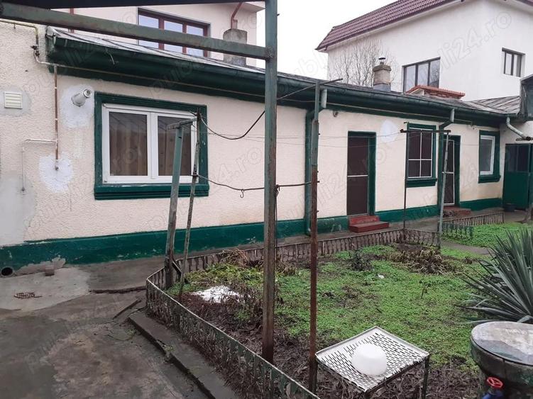 Vanzare Casa din caramida, supr. totala este de 387.mp., supr. const.121mp., str. Garii cu M. Bravu - 19