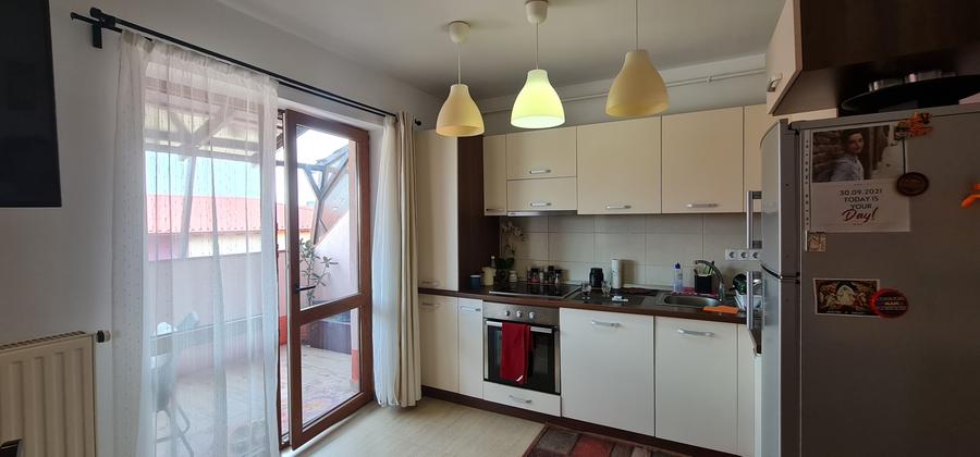 Vand apartament de 3 camere, situat in Strand, in bloc din 2008 - 2