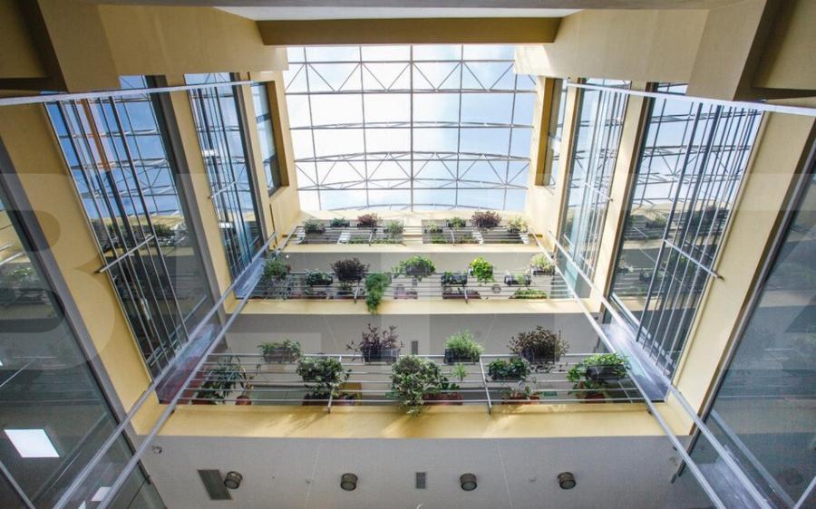 Cladire de birouri, Ultracentral - 18