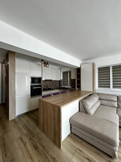 Penthouse Exclusiv cu Terasă Panoramică și Vedere la Lac - 1
