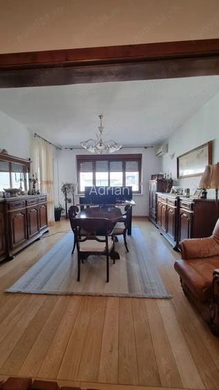 Apartament cu 5 camere in zona centrala