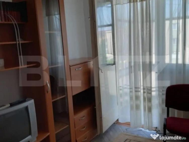 Apartament cu 2 camere, semidecomandat, zona 9 Mai - 3
