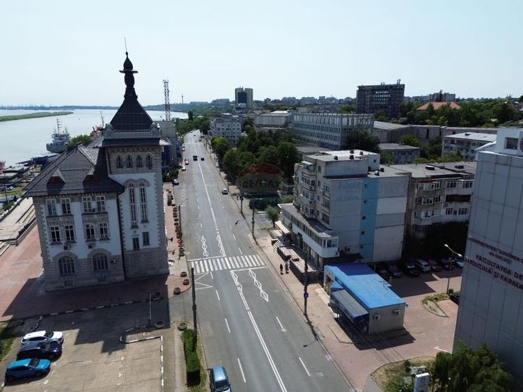 Apartament de vanzare Galati, 6 camere, Faleza - locuinta sau birouri - 13