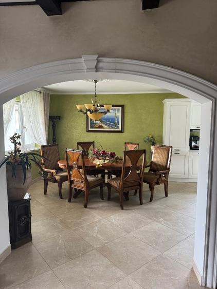 Proprietate super cu  încălzire în pardoseală  cu două case pe curte mare cu 270 - 5