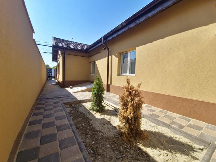 Casa individuala 3 camere foisor acoperit curte  km 4 - 19