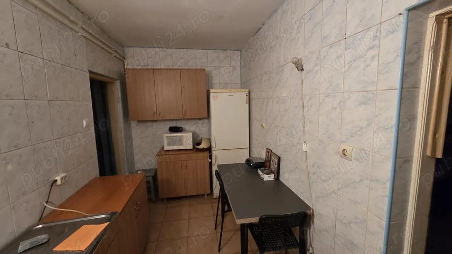 Inchiriez garsoniera casa curte sect 3 Buc - 5