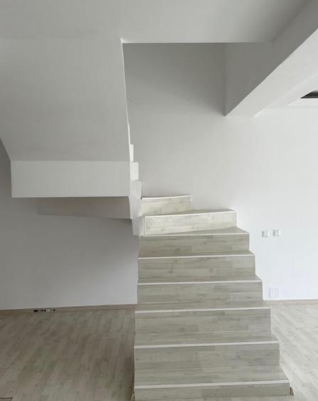 Triplex bine compartimentat, 5 camere si loc de parcare - 8