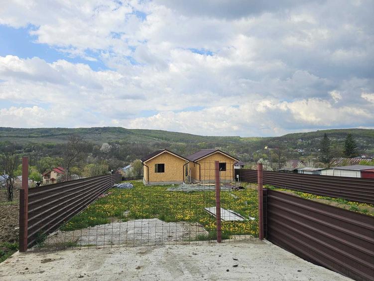 Teren + Casute de inchiriat (schimb cu Apartament in Targoviste) - la 8km de Targoviste - 1