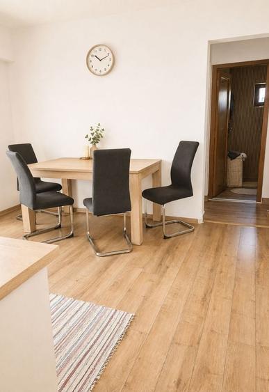 Apartament cu 2 camere decomandat, mobilat în Soarelui