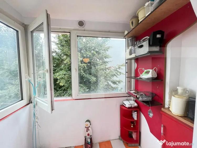 Apartament cu 2 camere, decomandat, complet mobilat si utila - 9