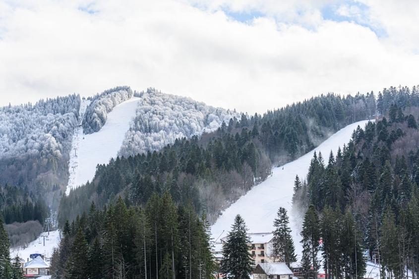 Apartament unic in PREDEAL – LUX, vedere la partie cu terasa si parcare - 6