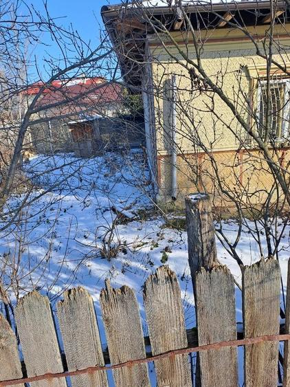 Dascalu, casa veche 4 camere, acoperis nou, teren 1300 mp, deschidere 39 m - 4