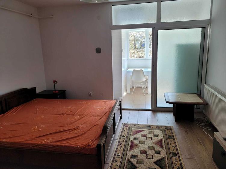 Inchiriez garsoniera - 3