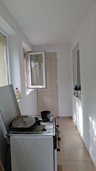 Vand casa la tara - 8