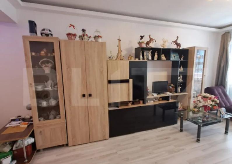 Apartament cu 2 camere, 80 mp, decomandat, zona Coresi - 6