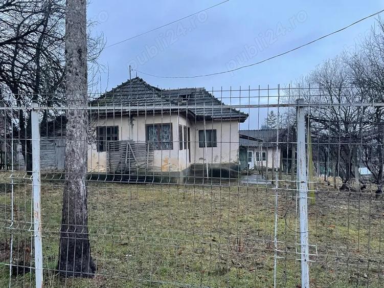 Vand casa batraneasca + teren 1100 mp sat Ulmetu, comuna Varfuri, Dambovita - 5