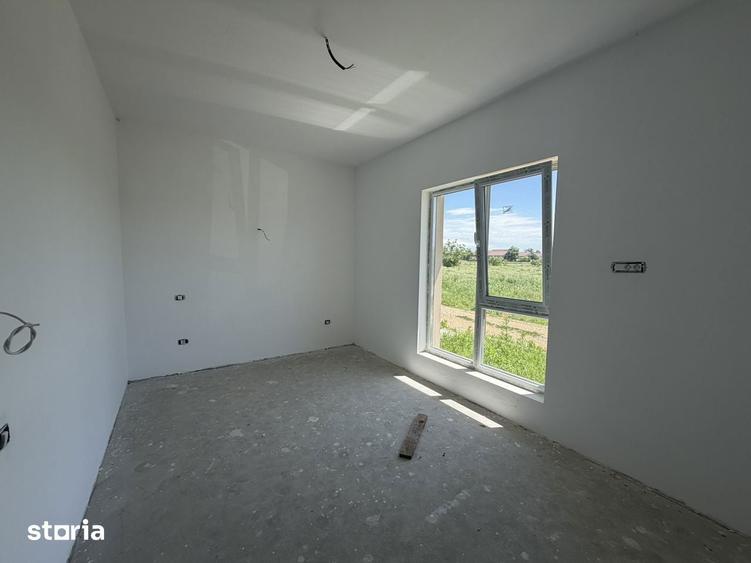 Casa 4 camere Domnesti/ De vanzare / - 12