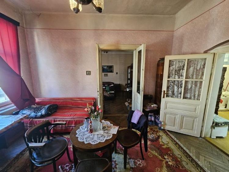 Vand APARTAMENT in casa tip vila Zona Josefin cu 4 camere - 2