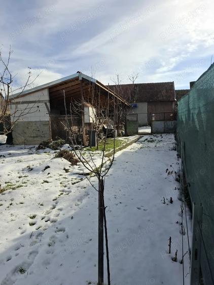 Casa cu spa?iu comercial - 2