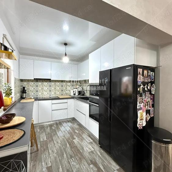 | Vila Parter+Mansarda | SENDRENI, SERBESTII VECHI | teren: 500 mp | - 9