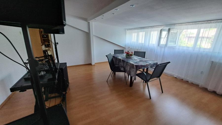 Vila compusa din P+M situata in zona Abator - 14