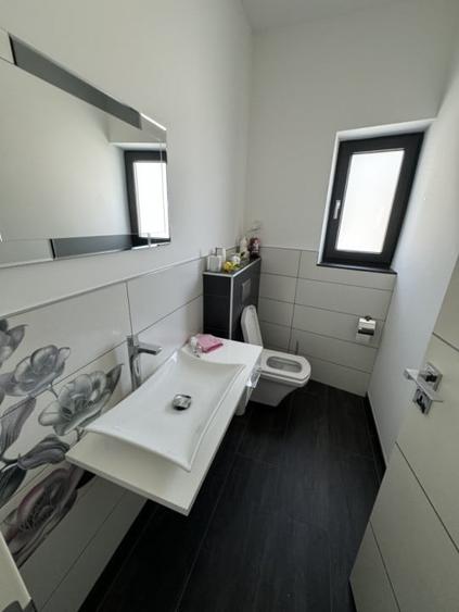 Casa Individuala De Inchiriat, Piscina, 225mp, Zona Teilor - 14