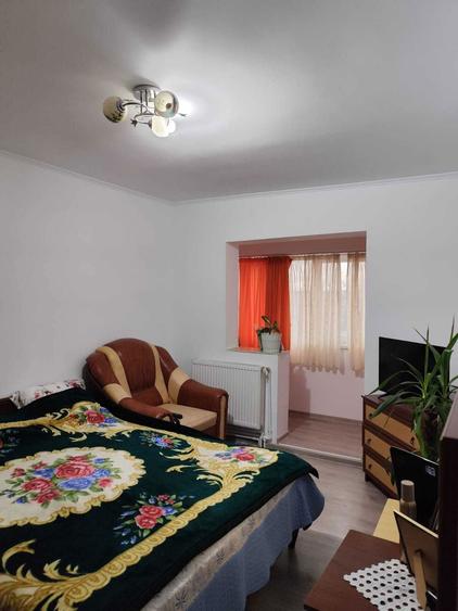 Vand Apartament 4 camere, decomandat, 81 mp utili, renovat - 1