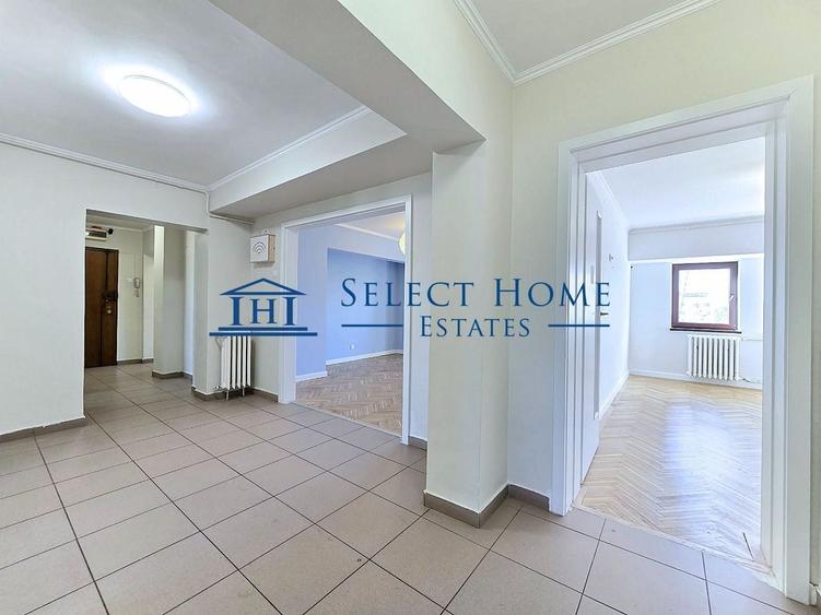 Apartament cu 5 camere decomandat în Unirii